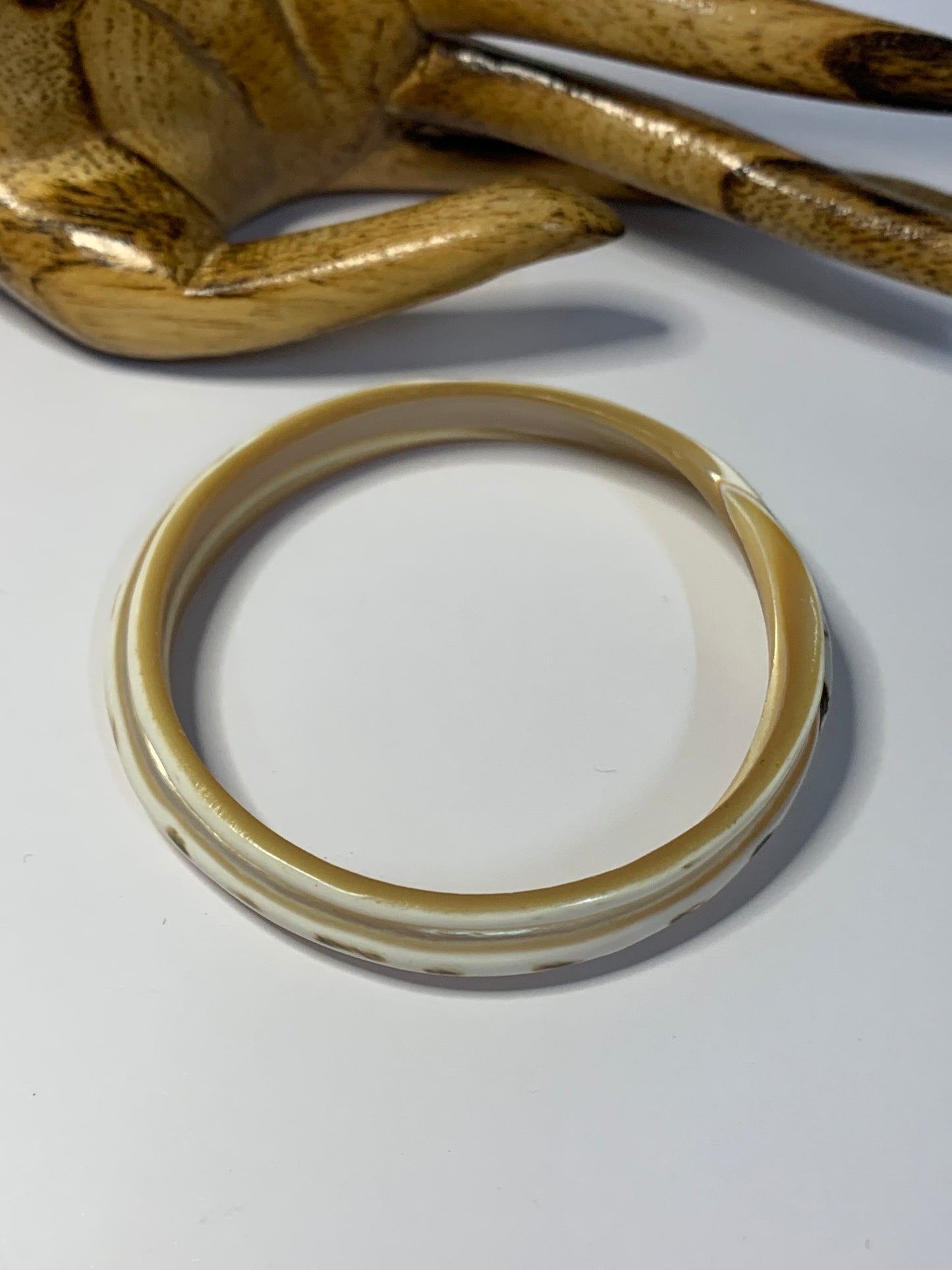 Rare Vintage Shell Bangle