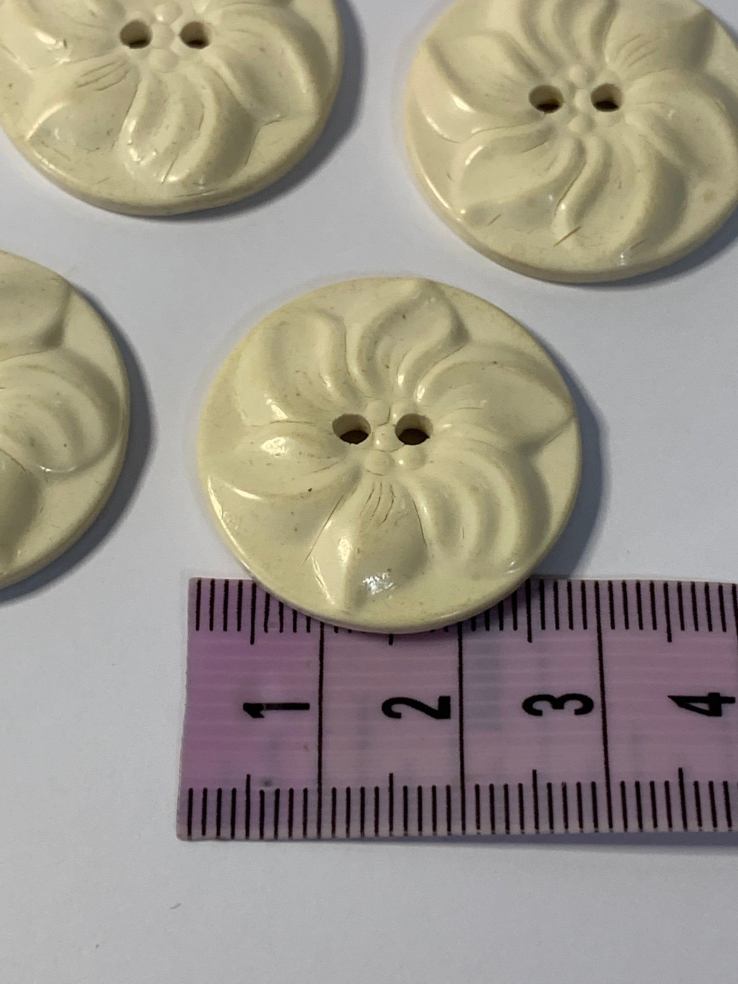 Vintage Cream Floral Buttons set of 5