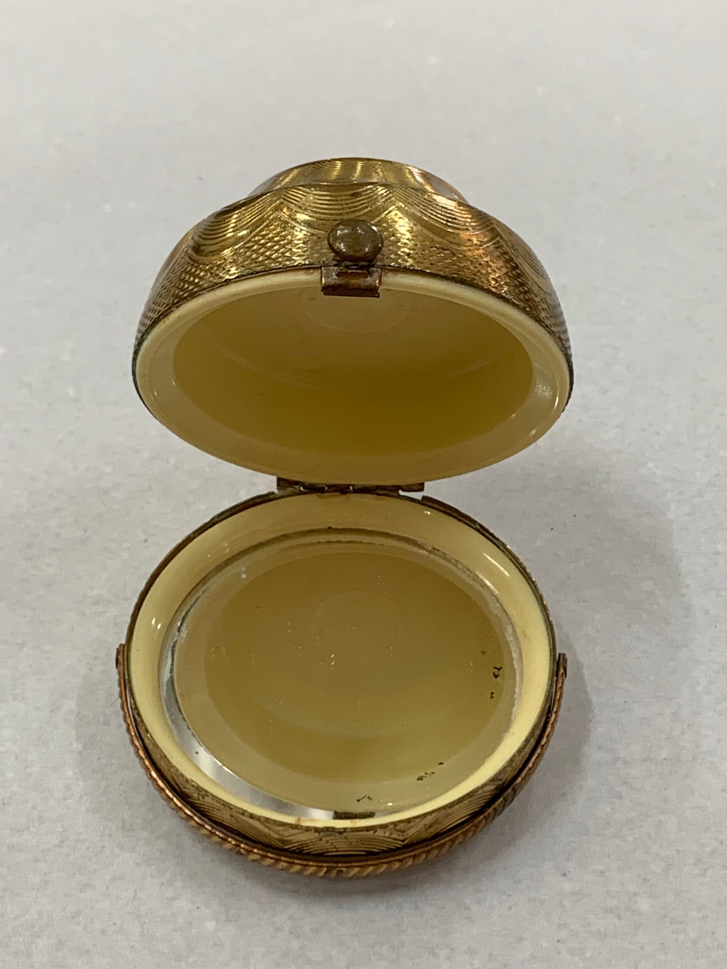 Vintage Kigu “Bouquet” Powder Compact- made in England