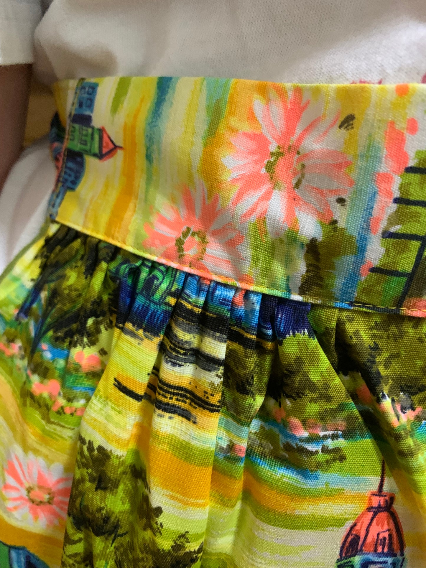 Vintage 1970s Taniwha Apron - Half Apron with Scenic Australian Print