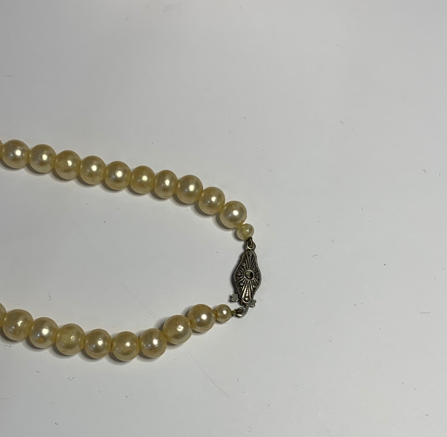 Vintage Single strand cultured pearl necklace with sterling silver clasp