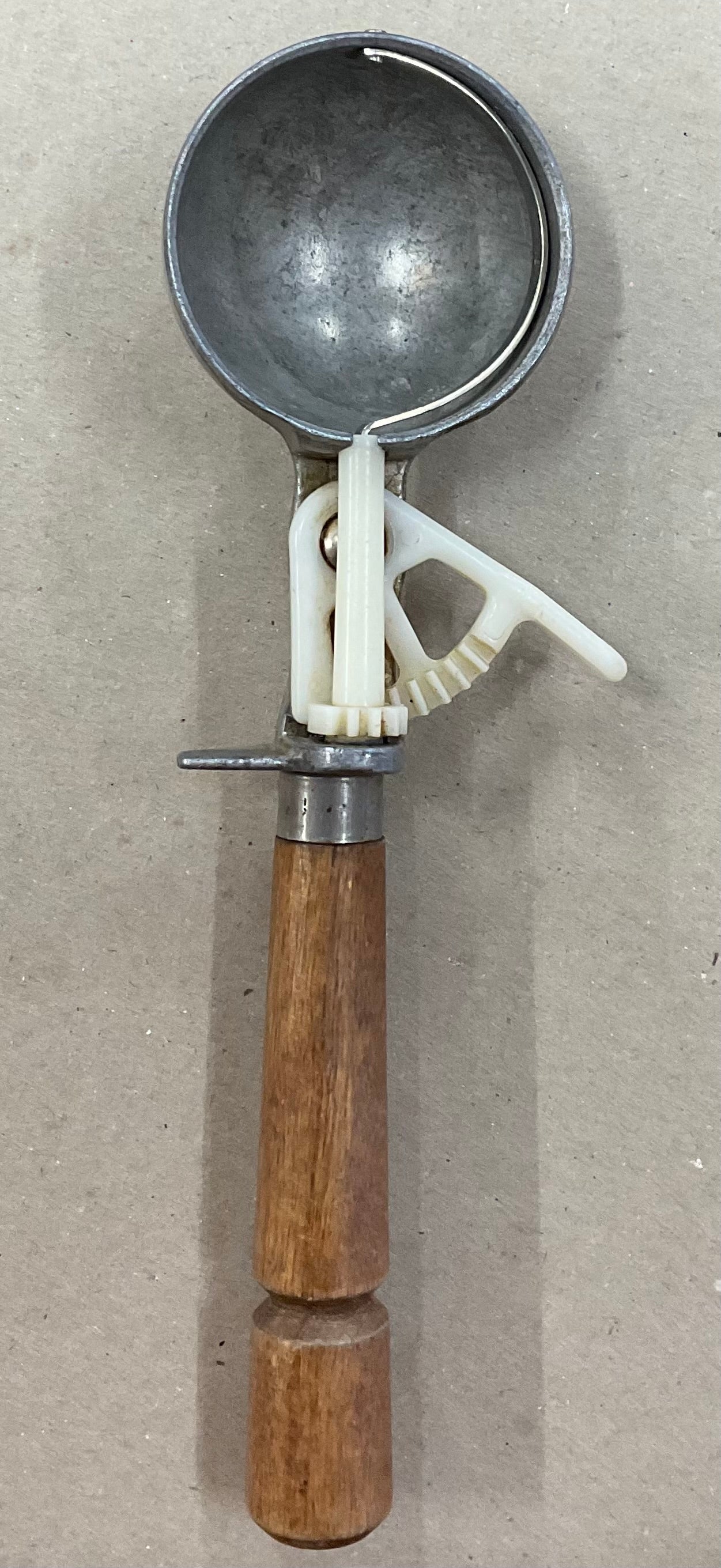 Vintage Icecream Scoop