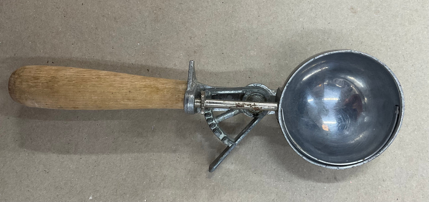 Vintage Icecream Scoop