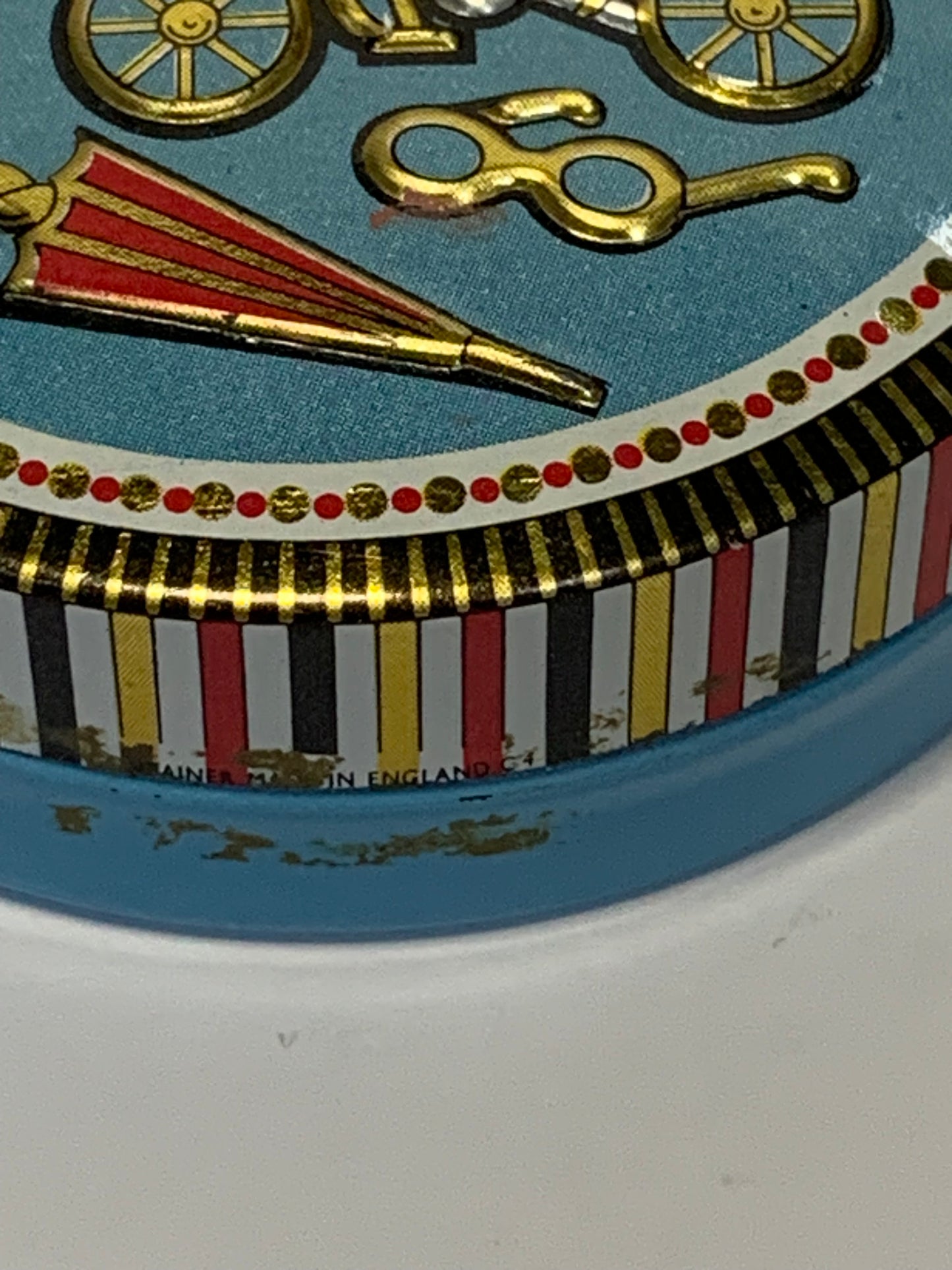 Vintage English Transportation - Themed Round Tin