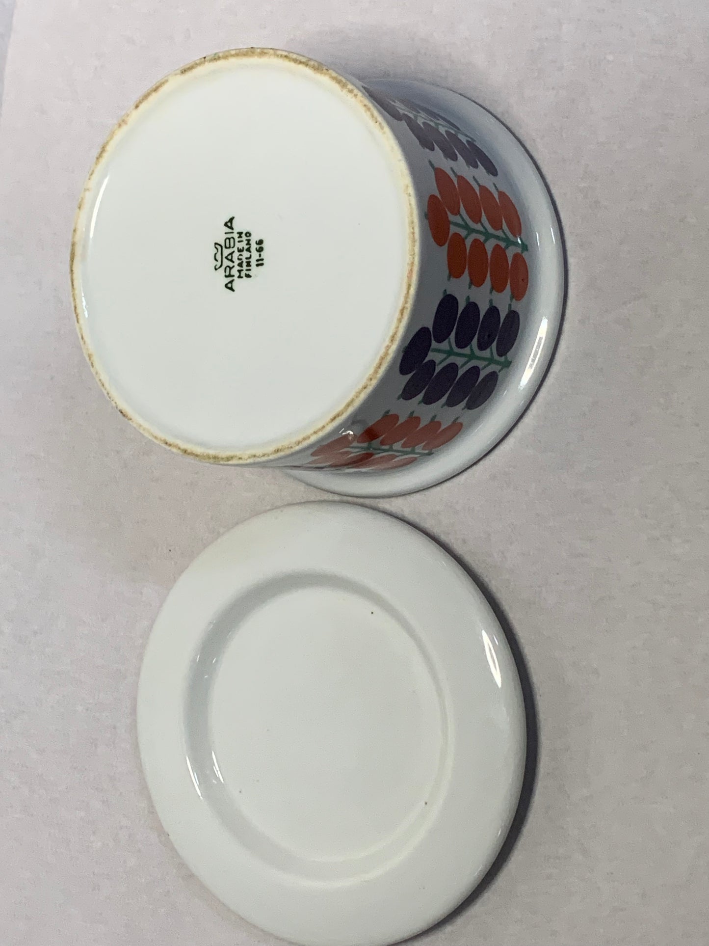 Arabia of Finland — Pomona pattern lidded jar/canister (jam pot or preserve jar), designed by Raija Uosikkinen in the 1960s