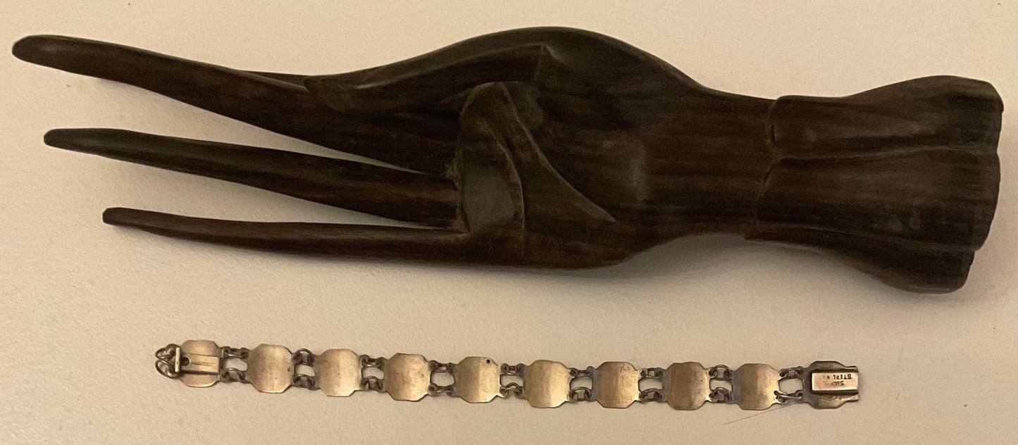 Vintage Siam Sterling silver bracelet featuring linked panels with traditional Niello enamel work.