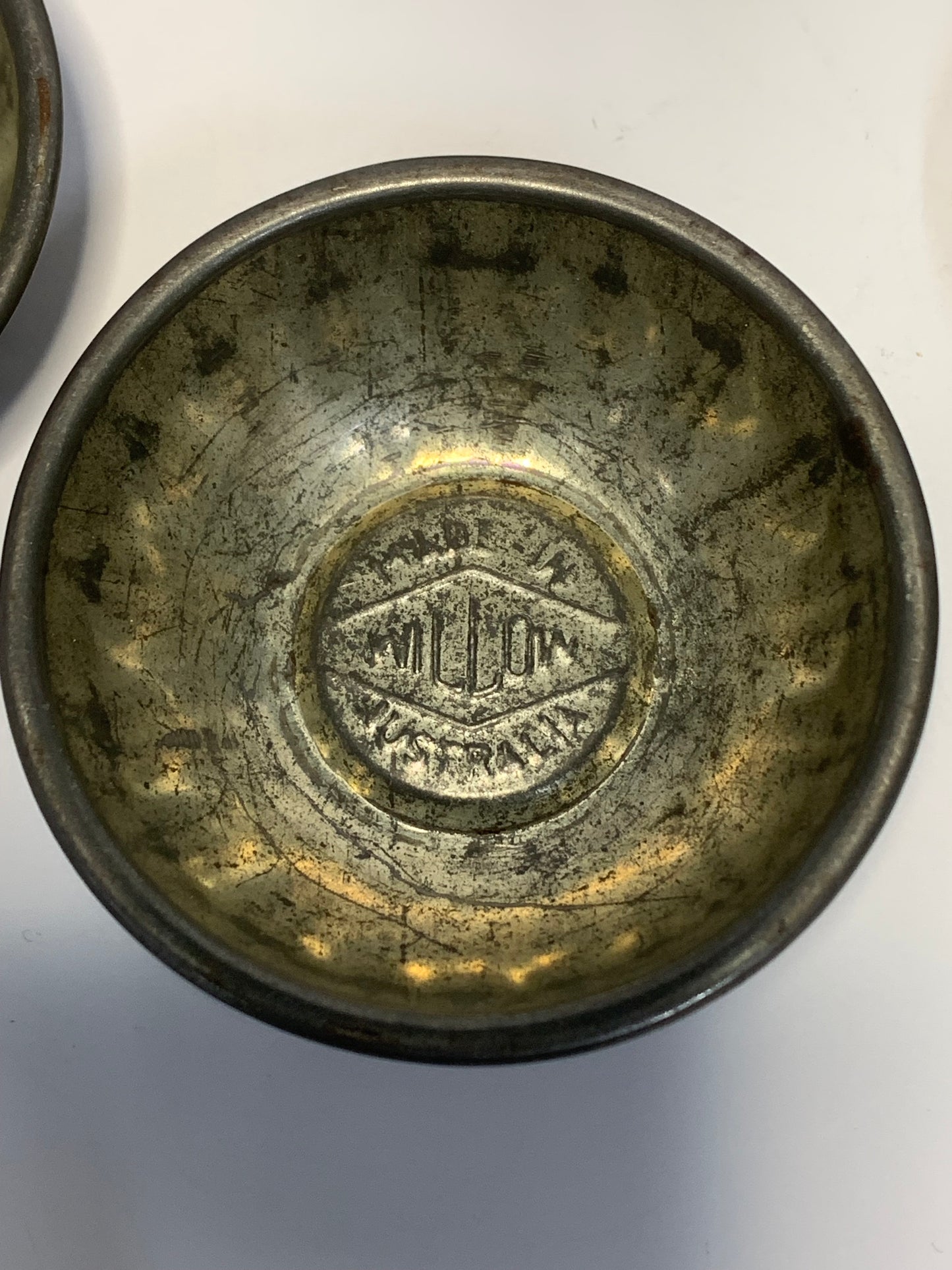 Vintage Australian Willow Tart tins - set of 6