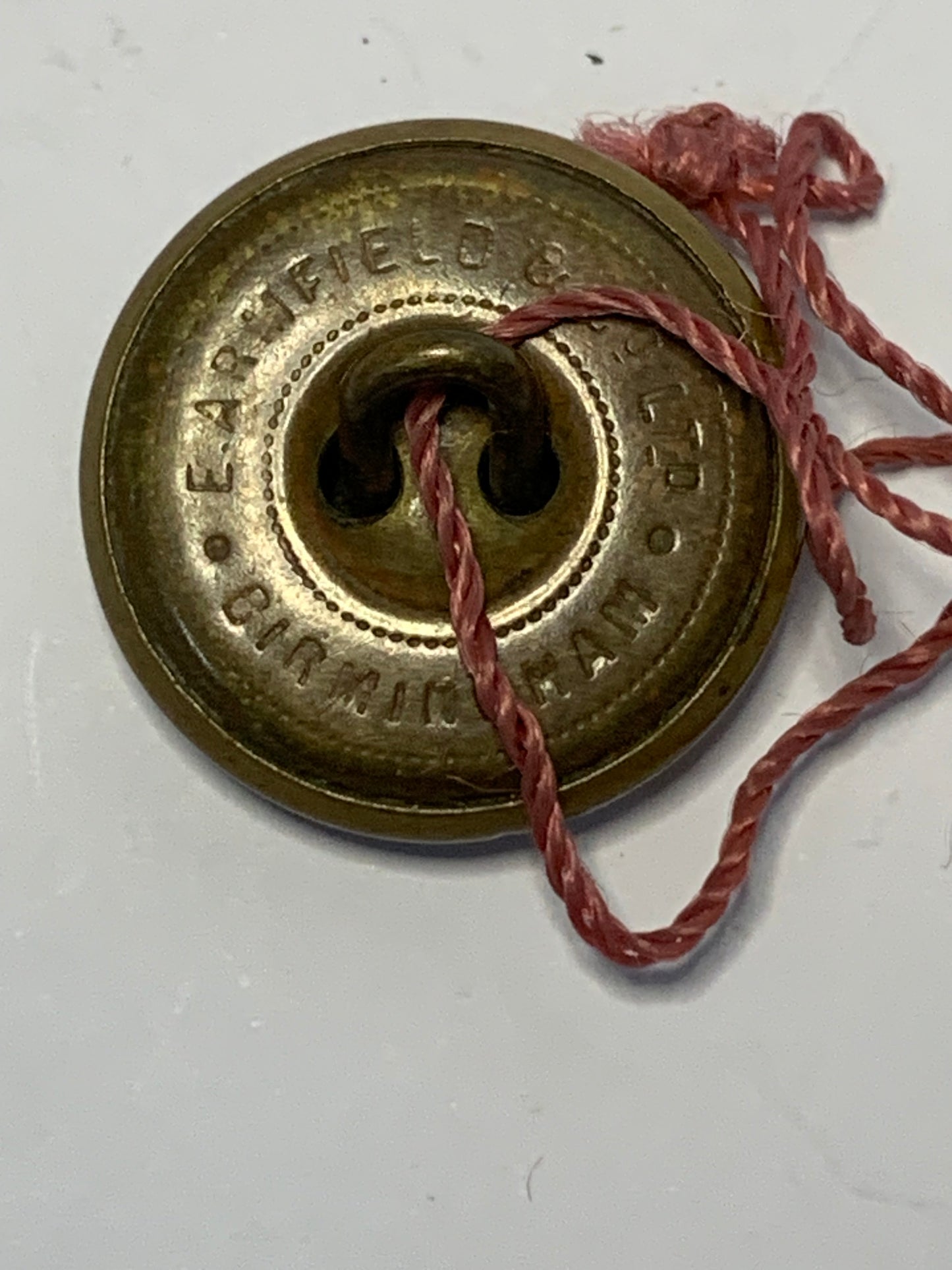 Armfield and Co Birmingham British Army General Service Button featuring the Royal Coat of Arms