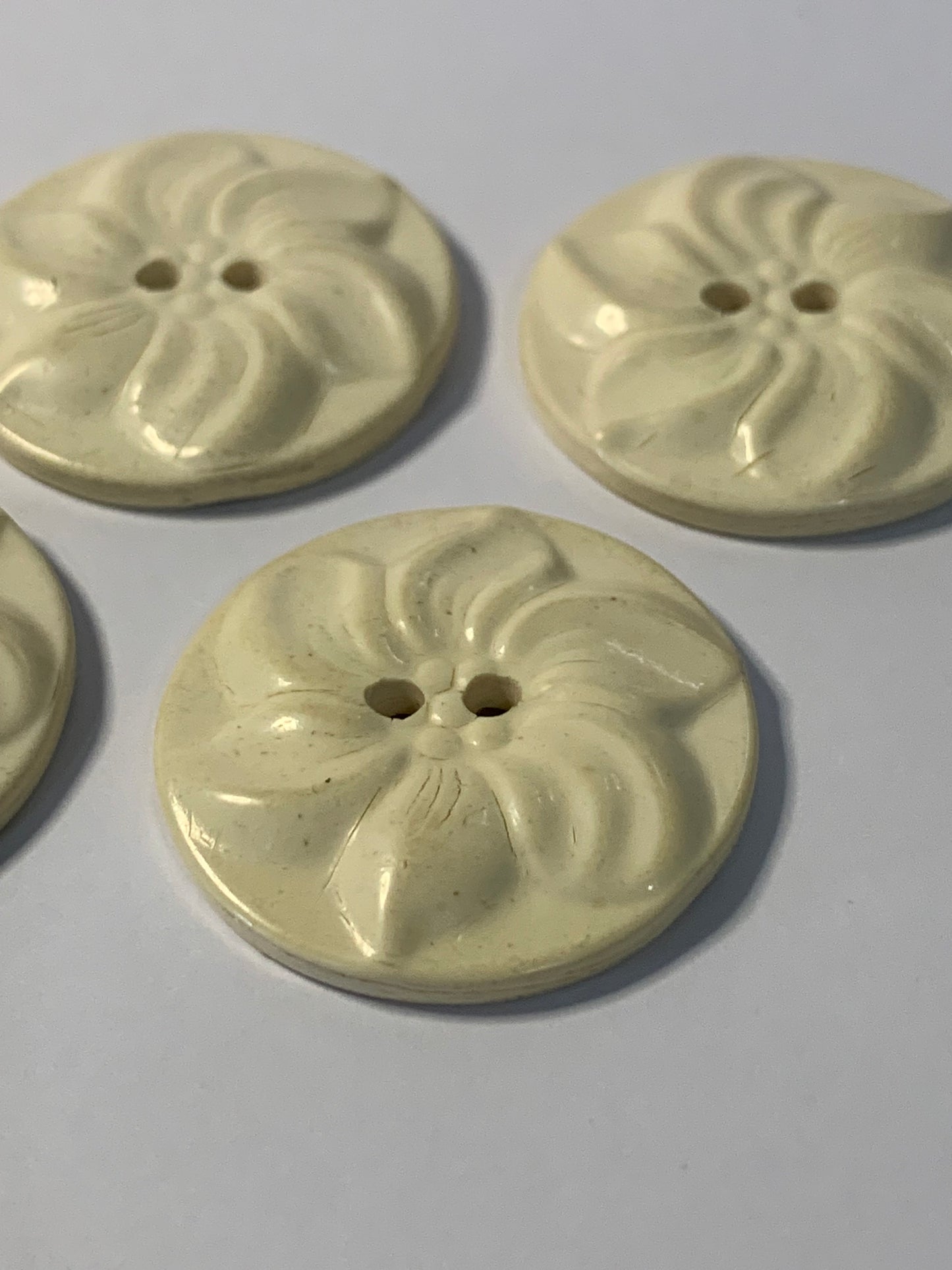 Vintage Cream Floral Buttons set of 5