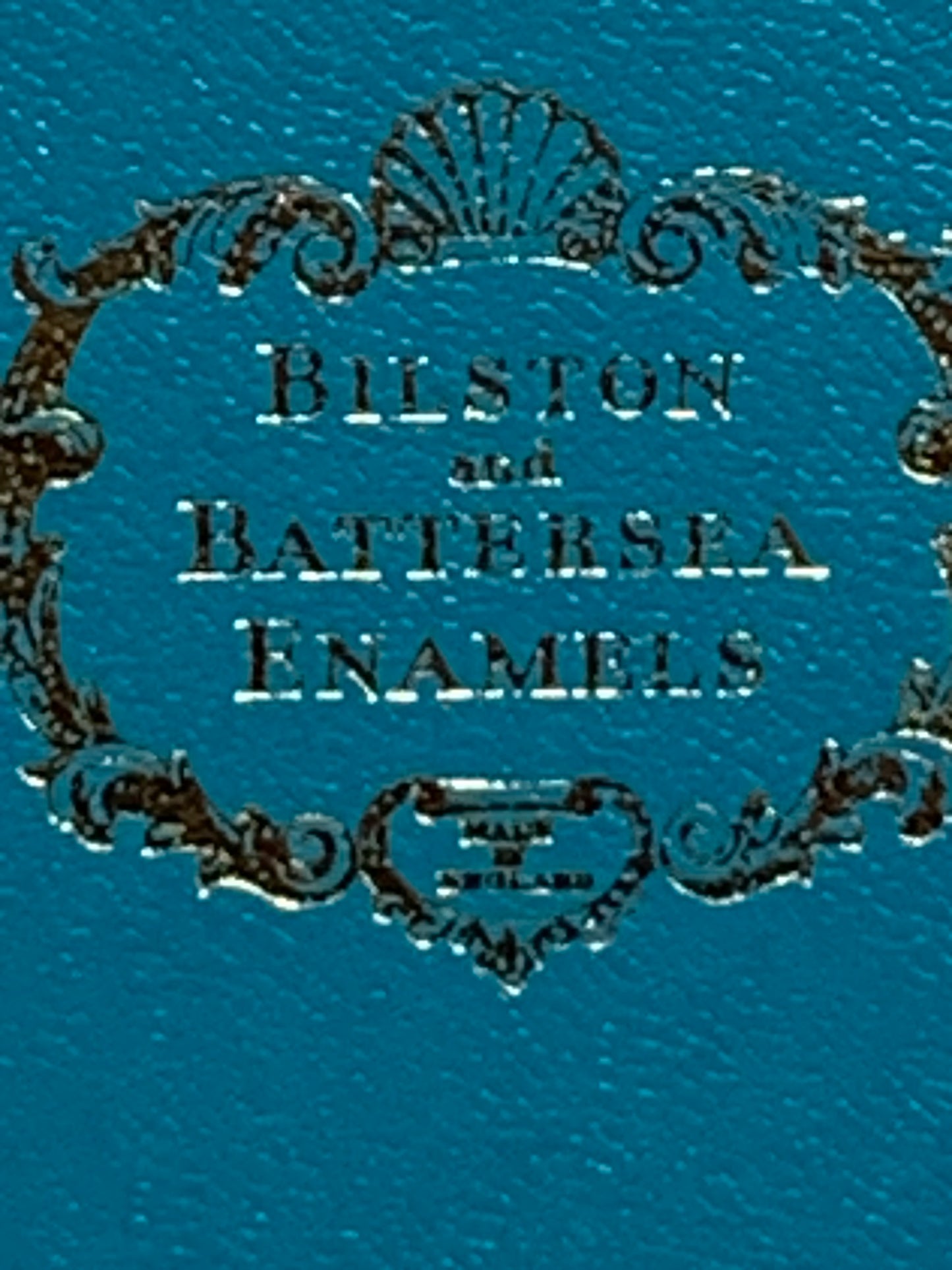Vintage Halcyon Days “Bilston and Battersea Enamels” thimble, in original teal presentation box
