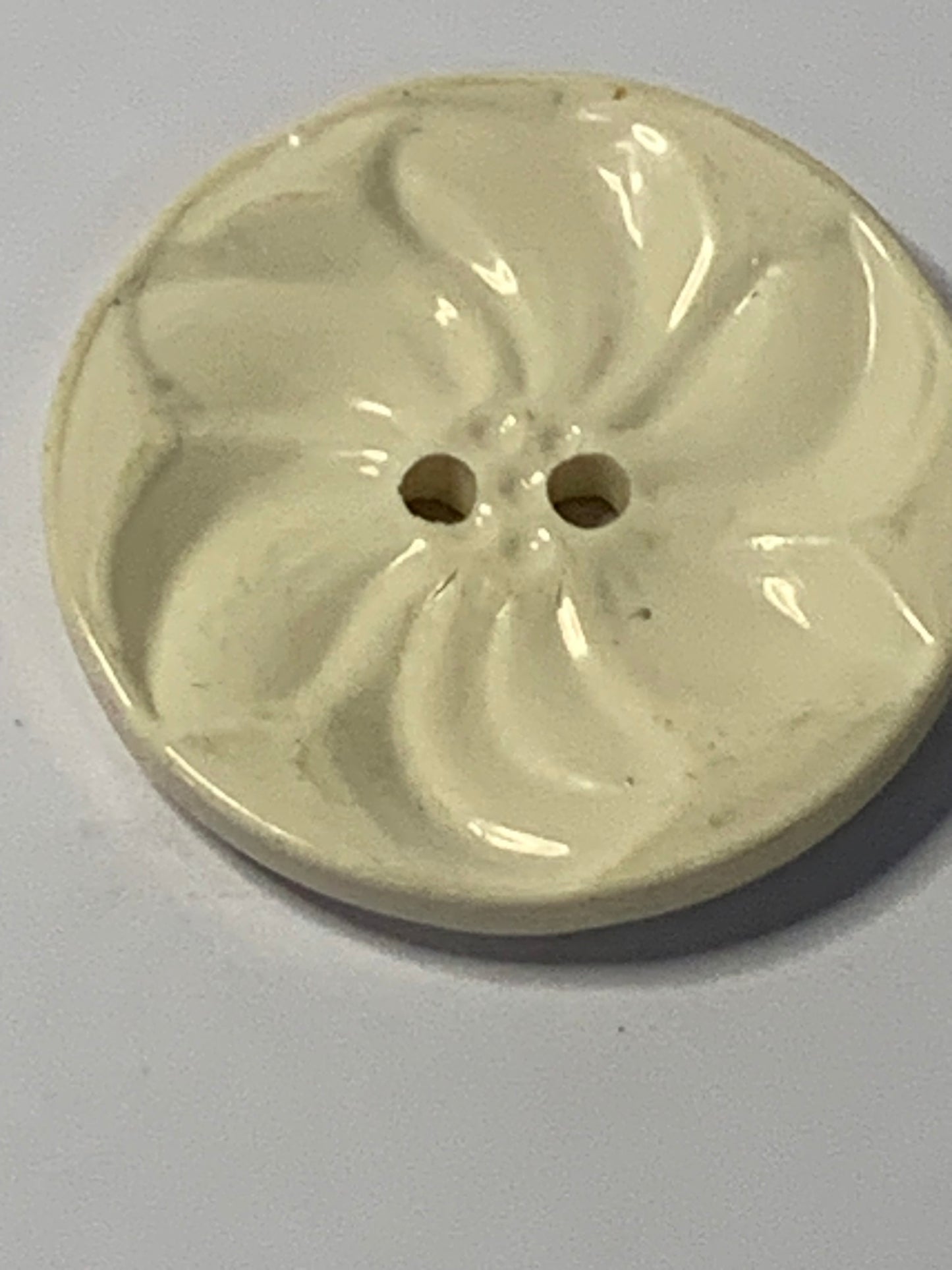 Vintage Cream Floral Buttons set of 5