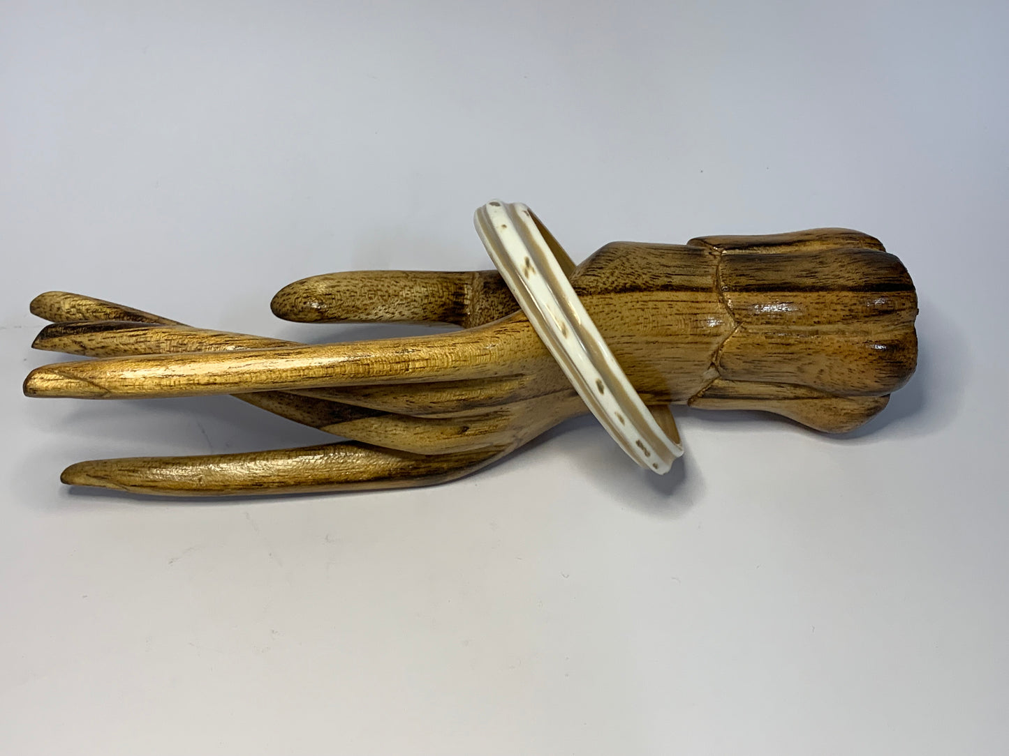 Rare Vintage Shell Bangle