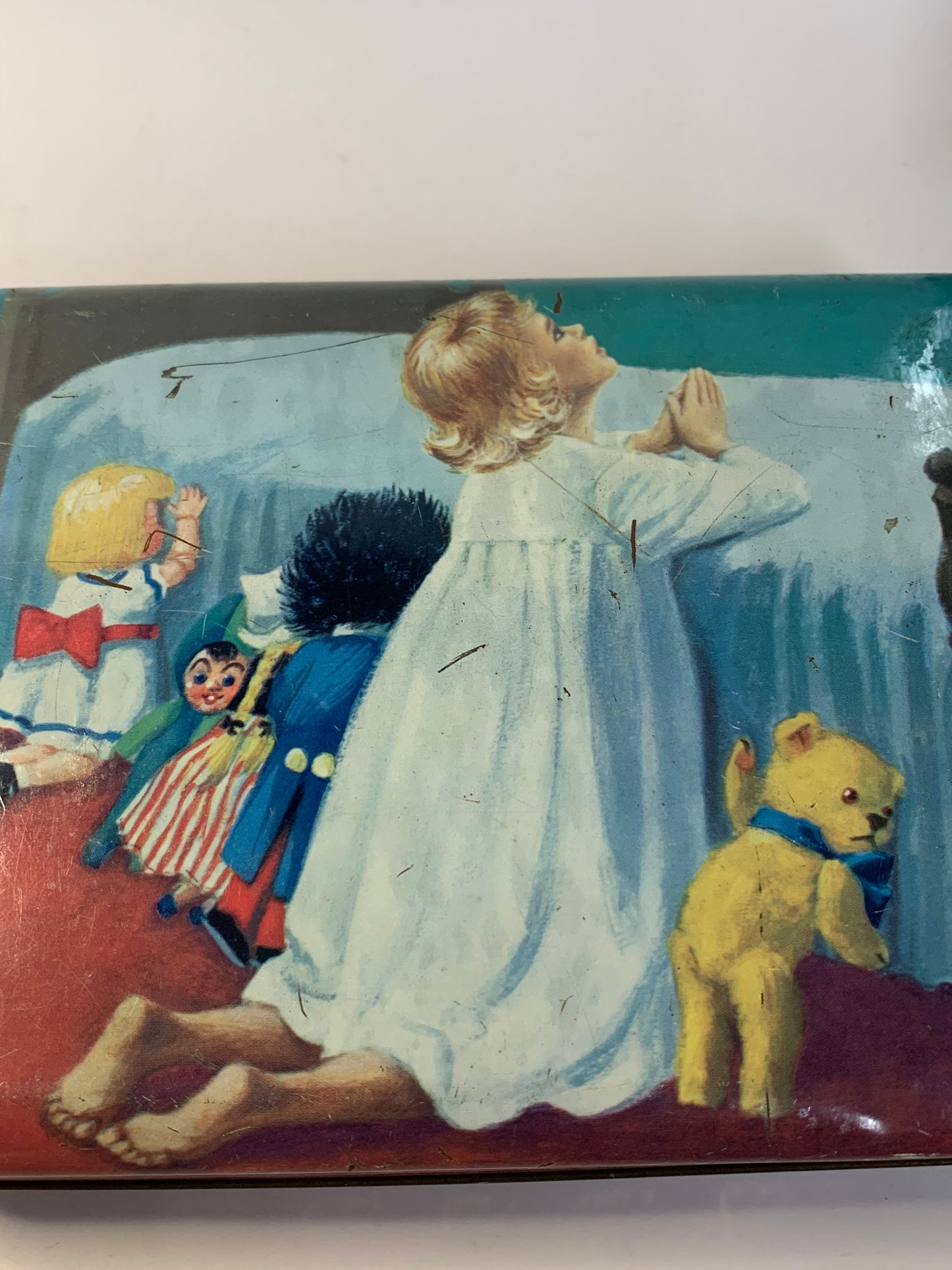 Vintage “Sweet Dreams” Biscuit Tin by A.W. Allen Ltd, Melbourne