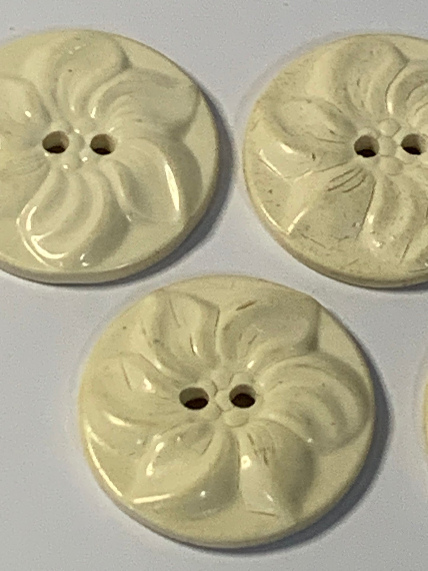 Vintage Cream Floral Buttons set of 5