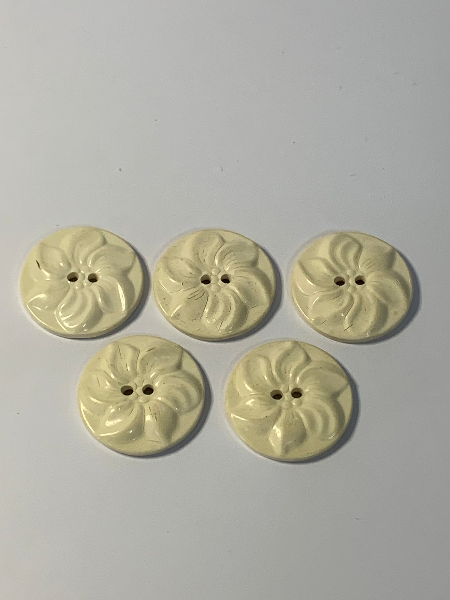 Vintage Cream Floral Buttons set of 5