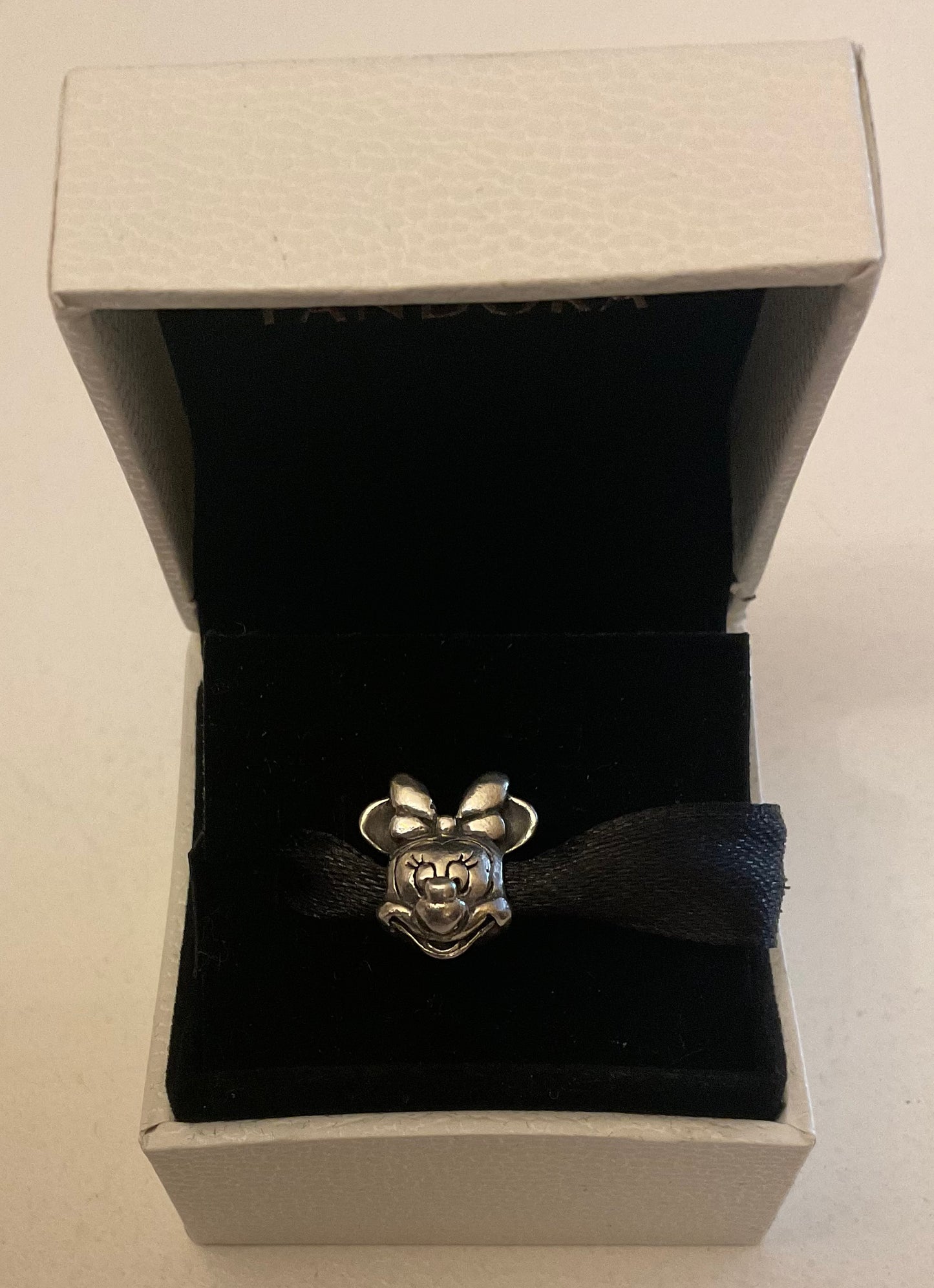 Pandora x Disney Minnie Mouse Charm