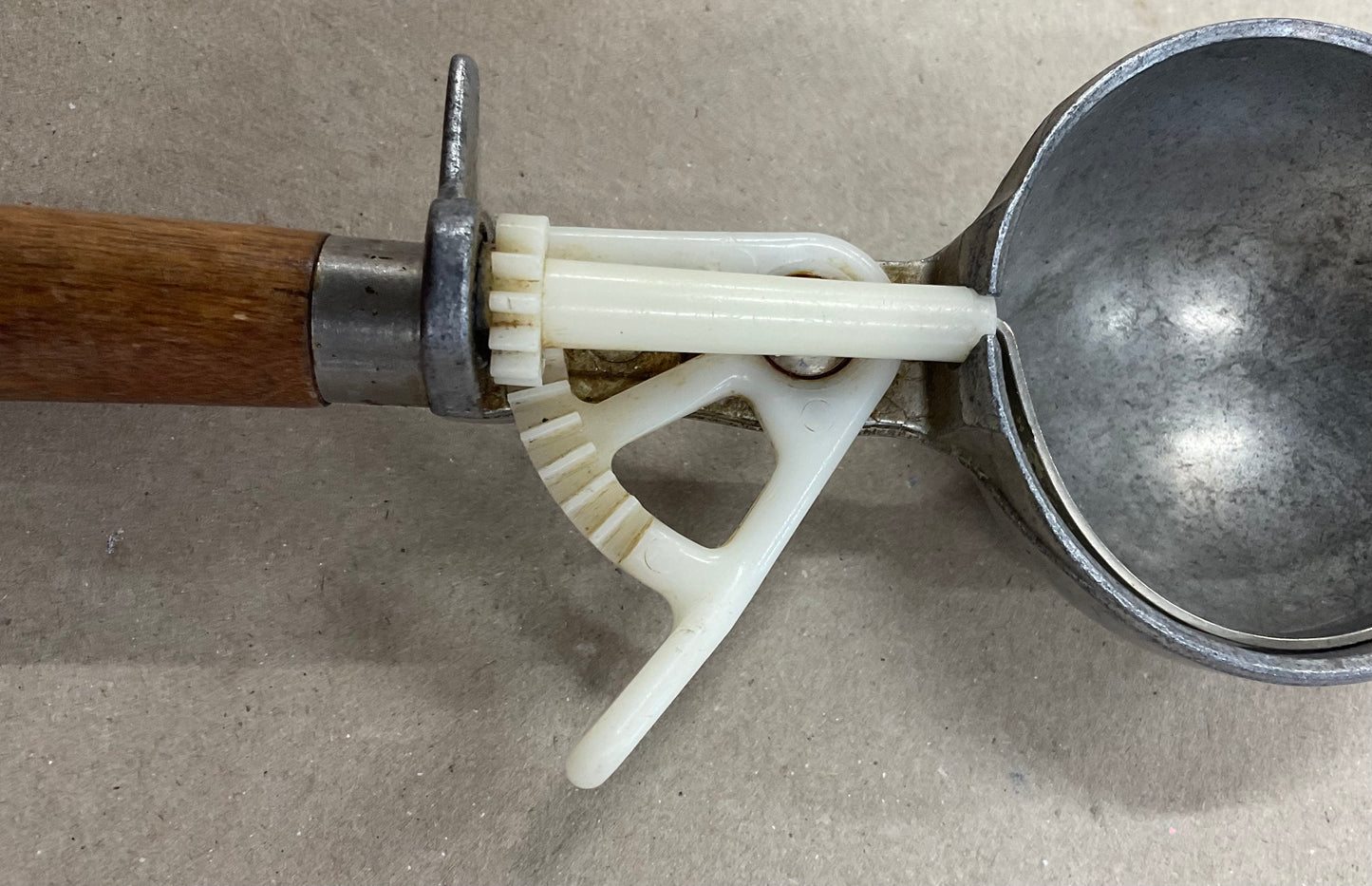 Vintage Icecream Scoop