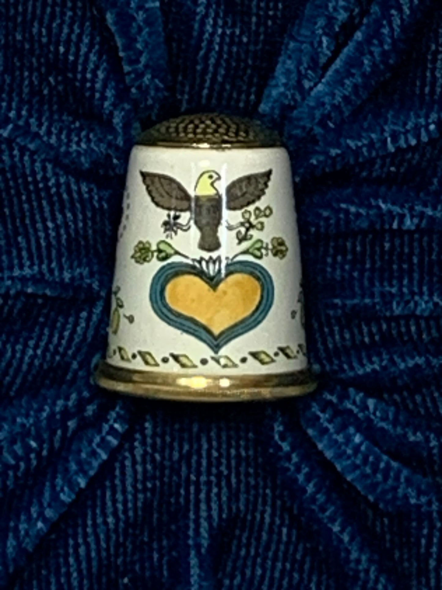 Vintage Halcyon Days “Bilston and Battersea Enamels” thimble, in original teal presentation box