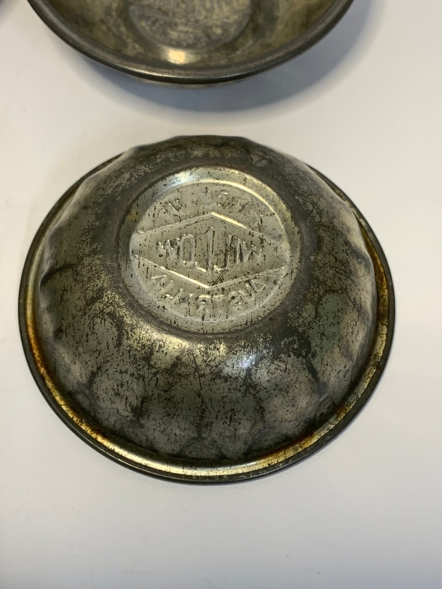 Vintage Australian Willow Tart tins - set of 6