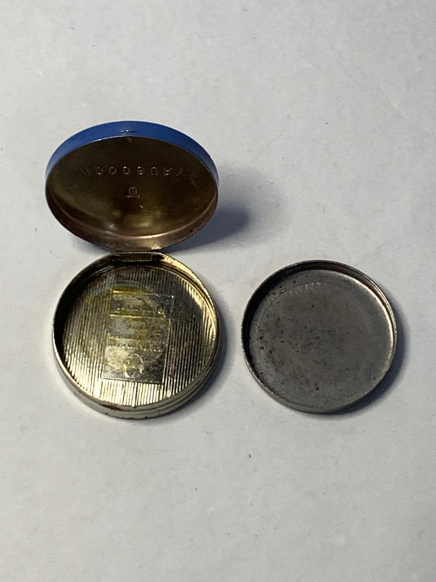 Vintage Canadian Woodbury Rouge/Powder tin