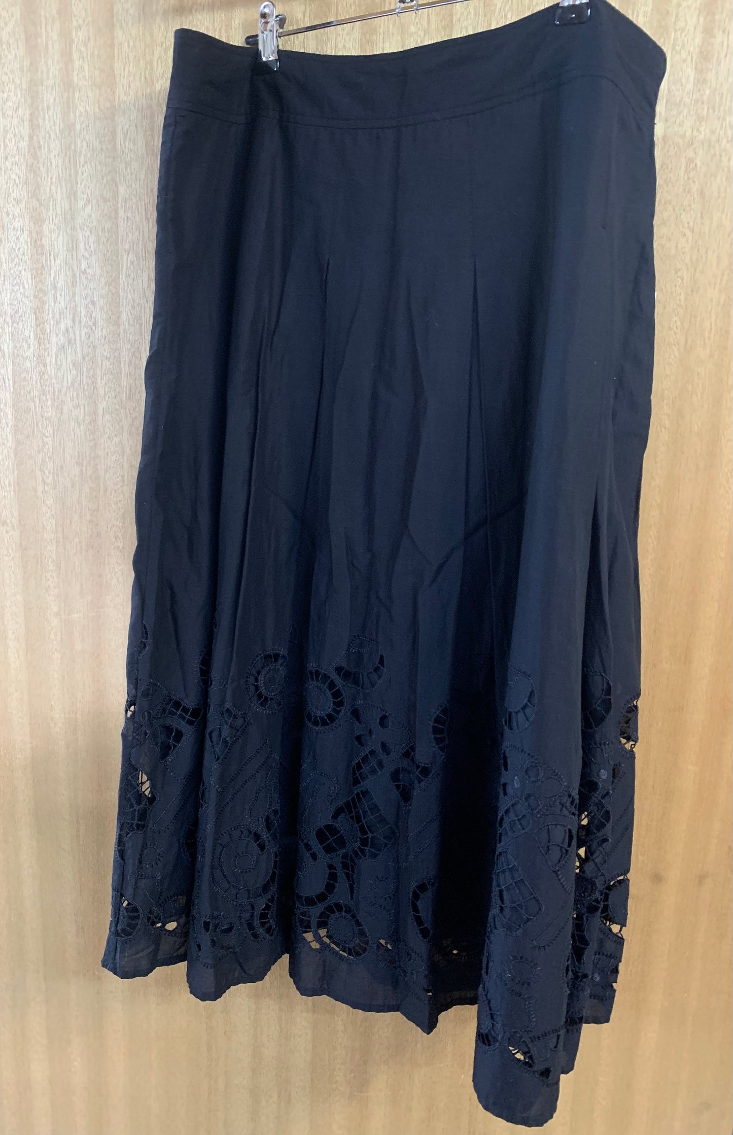 Liz Jordan Designer Collection Black Lace Detail Skirt - Size 18 NWT