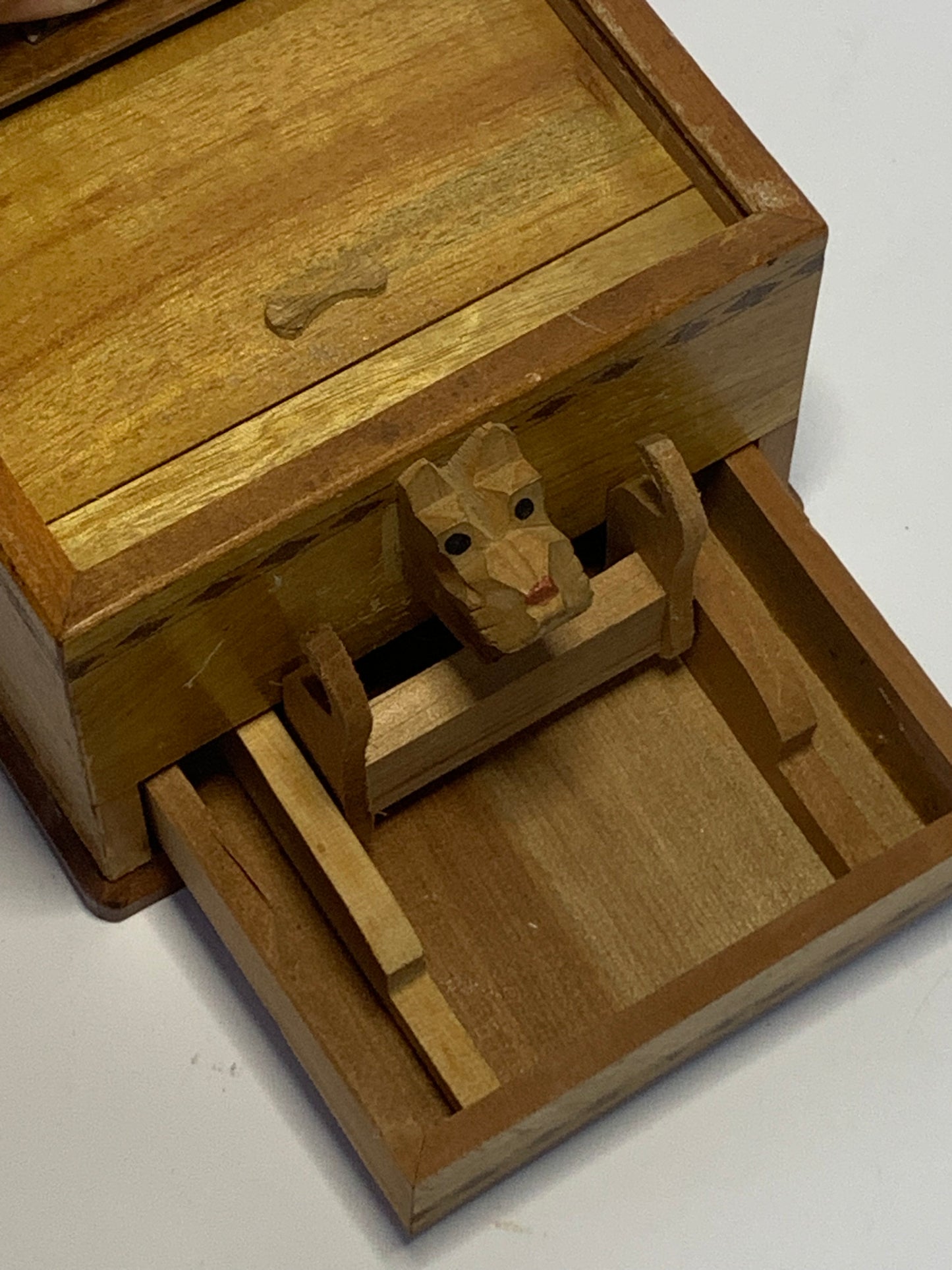 Vintage Spring Loaded Wooden Cigarette Dispenser with Scottie Dog design